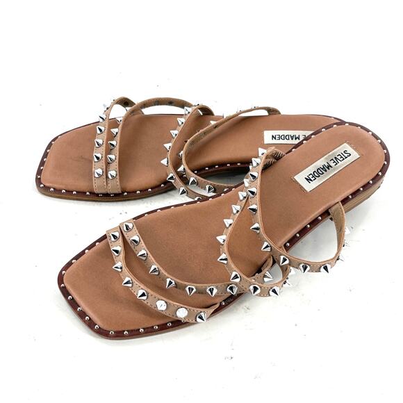 Steve Madden Selina Sandals 9.5 Stud Silver Tan Travel Resort Cruise Flats - Picture 3 of 7